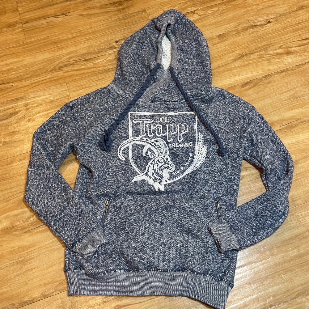 Tech styles Von Trapp Brewing Ram, Blue Gray  hoodie Sweatshirt Stowe, VT, L